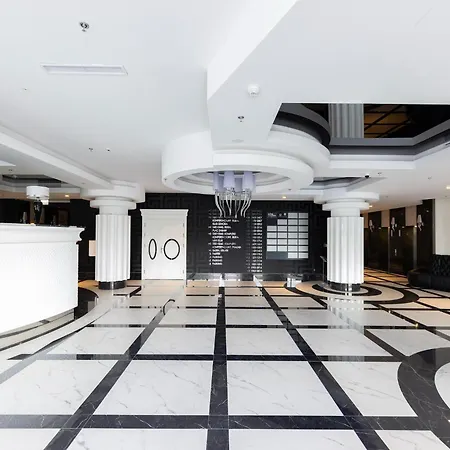 In With Pool And Terrace Vakantiehuis