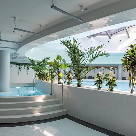 Vakantiehuis In With Pool And Terrace Szczecin